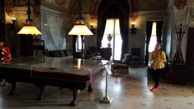 So while Julie and I were in Newport, RI we had some spare time so we decided to stop by a few of the Vanderbilt mansion