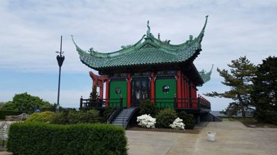 Next up on our mansion extravaganza in Newport was Marble House.  I'll let Julie tell you about it on http://www.getouta