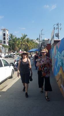 Today's trip (Part 1) was to Bucerias, Nayarit.  We met Linda and Marlin in downtown Puerto Vallarta and took the bus th