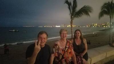 Today's trip (Part 2) was back to Malecon...but at night.  This place comes alive at night and as Marlin put it...probab