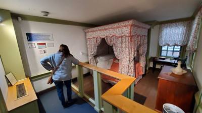 Betsy Ross House…the house that wasn’t really hers!  

She rented space there for many years after her husband passed aw