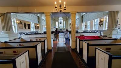 The last stop on the first day of touring Philadelphia, we visited Christ Church and its burial grounds that were establ