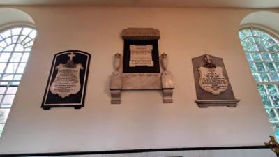 The last stop on the first day of touring Philadelphia, we visited Christ Church and its burial grounds that were establ