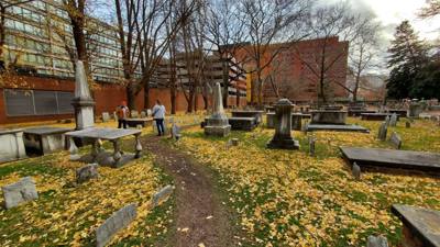 The last stop on the first day of touring Philadelphia, we visited Christ Church and its burial grounds that were establ