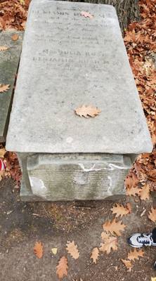The last stop on the first day of touring Philadelphia, we visited Christ Church and its burial grounds that were establ